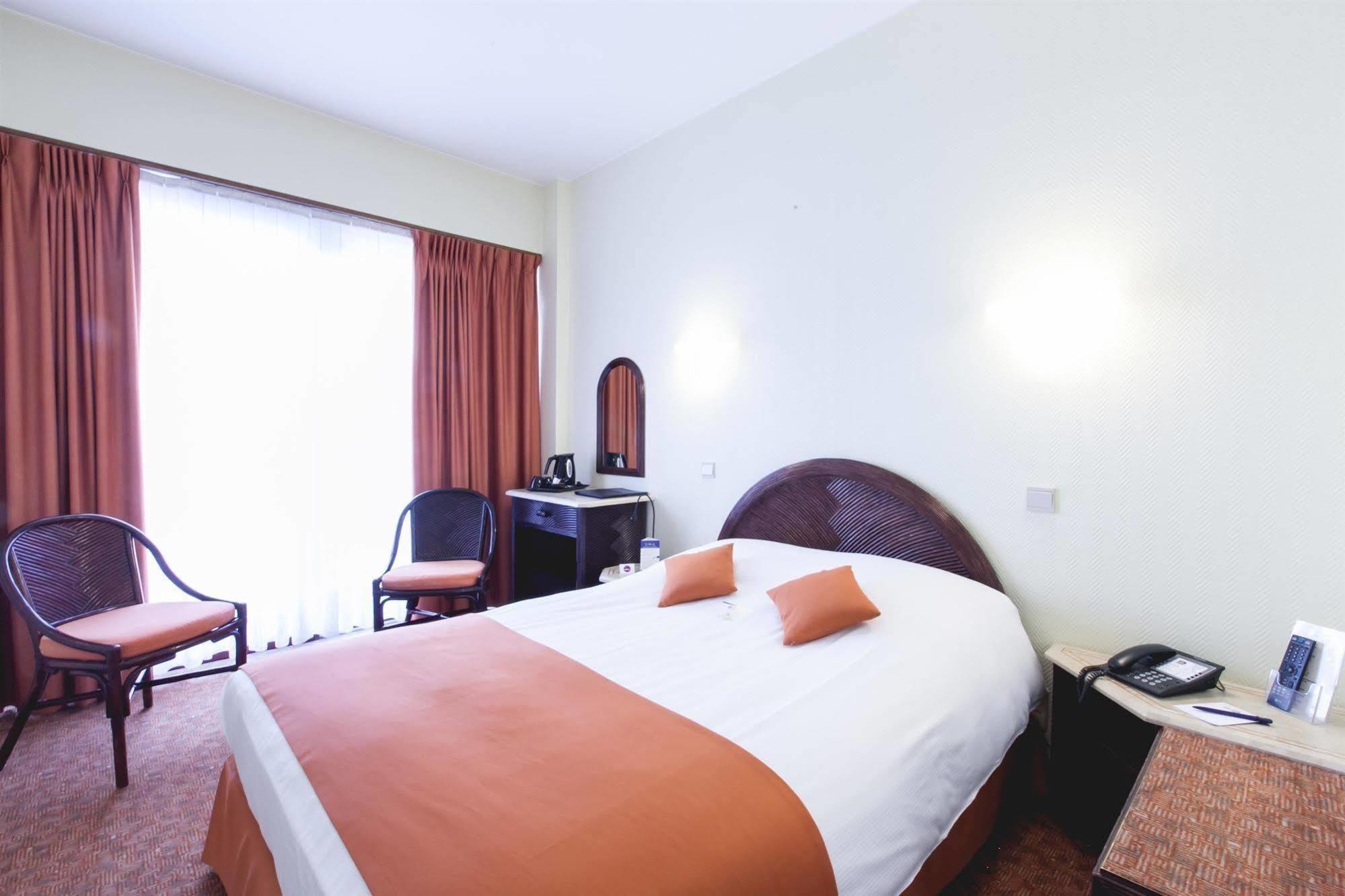Hotel Best Western County House Saint-Gilles Exterior photo